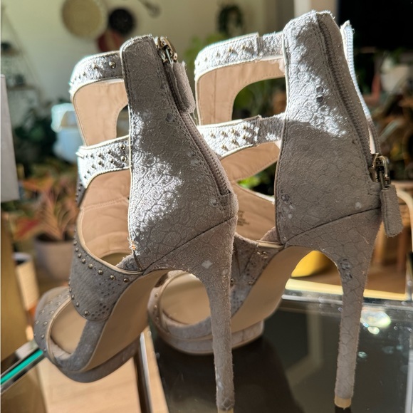 BCBGMARXAZRIA, Style MA-SNAKE SUEDE, size 6M, nude color. - Picture 2 of 7